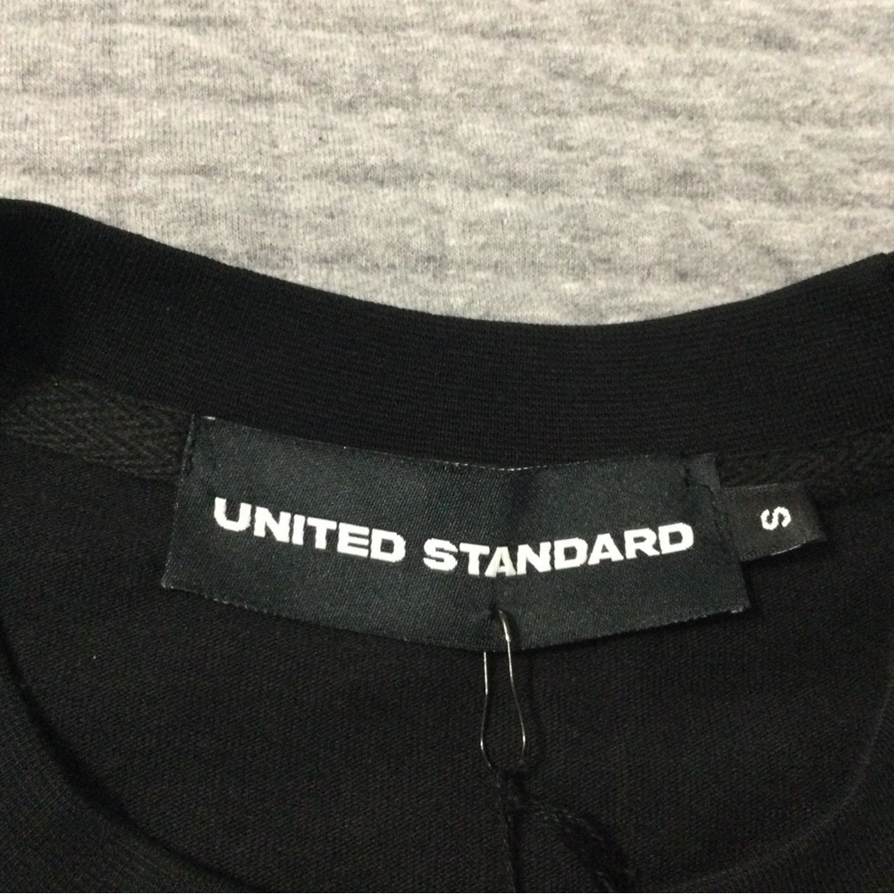 United Standard Men’s Card Holder Long Sleeve Tee with Logo Print on Back Size S - Picture 6 of 10